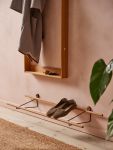 Schuhregal SHOE RACK von We Do Wood in Eiche geölt mit Messing Wandhalterung Schuhregal aus Holz in Eiche geölt - SHOE RACK von We Do Wood
