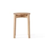 Stapelbarer Holzhocker aus Eiche - PASSAGE STOOL von Audo Copenhagen