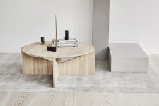 Runder Designer Sofatisch XL TABLE aus Holz von Kristina Dam Designer Sofatisch in rund aus Holz XL TABLE von Kristina Dam