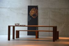 Großer Esstisch LEOS von Jan Kurtz in Nussbaum