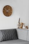 Dank ihres zeitlosen Designs lassen sich die Holzfiguren DUCK und DUCKLING von architectmade harmonisch mit anderen Dekoelementen kombinieren Architectmade DUCK and DUCKLING - Holzenten aus Teak