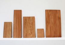 Schneidebretter von Raumgestalt gibt es in unzählen Ausführungen, in verschiedenen Holzarten, Größen, mit Griff oder ohne Raumgestalt Frühstücksbretter aus Holz in der Serie Eiche von Raumgestalt