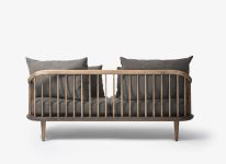 Design Sofa in Eiche geräuchert und dunkelgrau FLY SC2 von &tradtion