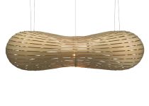 Seitenansicht der großen Hängeleuchte CLOUD aus Bambus Caramel von David Trubridge David Trubridge - Seitenansicht große Hängeleuchte aus Bambus Caramel CLOUD