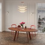 Erhältlich ist der Holztisch LARGUS OVAL von vitamin design nicht nur in verschiedenen Holzarten, sondern auch in verschiedenen Größen ovaler Holztisch aus amerikanischem Nussbaum in geölt für das Esszimmer von vitamin design