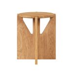 Design Hocker STOOL in Eiche geölt von Kristina Dam STOOL von Kristina Dam - Design Hocker in Eiche geölt