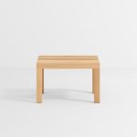 Dank seiner kompakten Maße und seines geringen Gewichts lässt sich der Tritthocker PEG STEP STOOL von MOEBE mühelos von A nach B tragen  Holz Tritthocker Peg Step Stool von Moebe