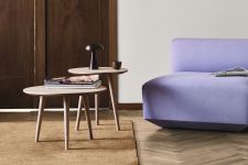 runder Beistelltisch aus Holz in Eiche - IN BETWEEN SK13 von &tradition