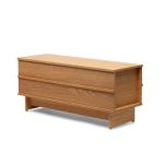 Erhältlich ist die Sitzbank CORRELATION mit Aufbewahrung von We Do Wood in zwei verschiedenen Größen Sitzbank mit Aufbewahrung aus Holz in Eiche - CORRELATION von We Do Wood