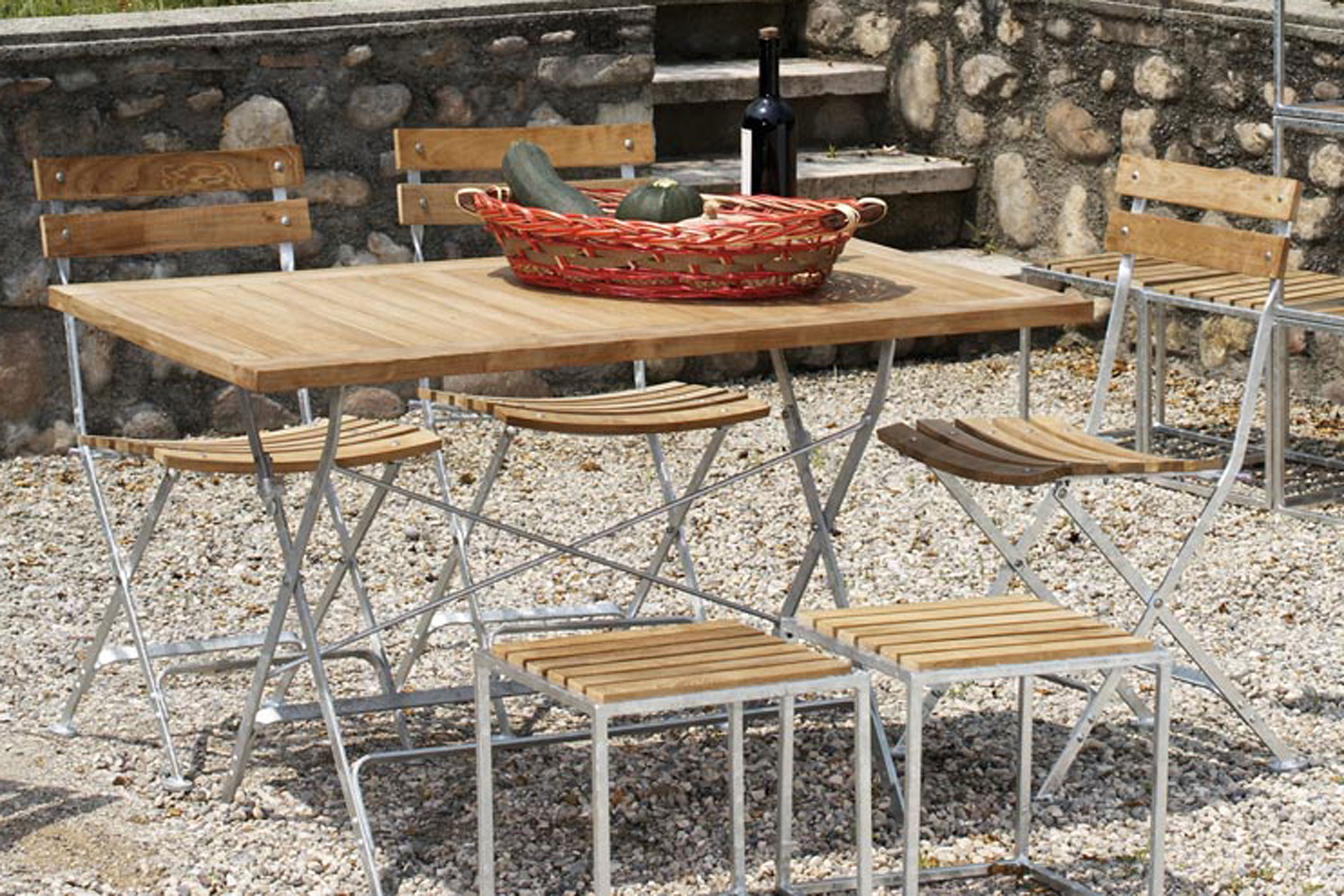 Balkon Klapptisch aus Holz und Metall LUCCA von Jan Kurtz HolzDesignPur