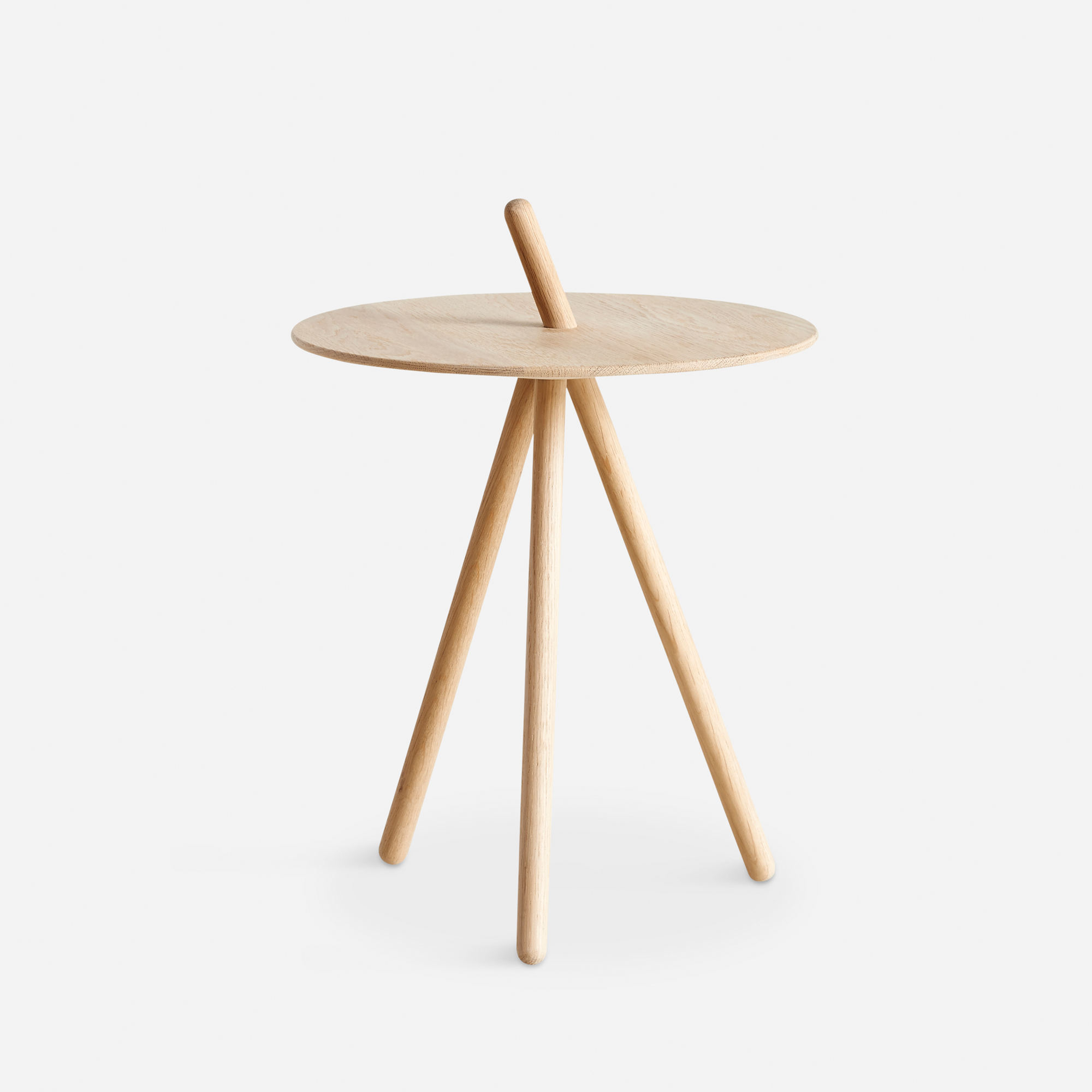 Beistelltisch aus Holz COME HERE von WOUD I HolzDesignPur