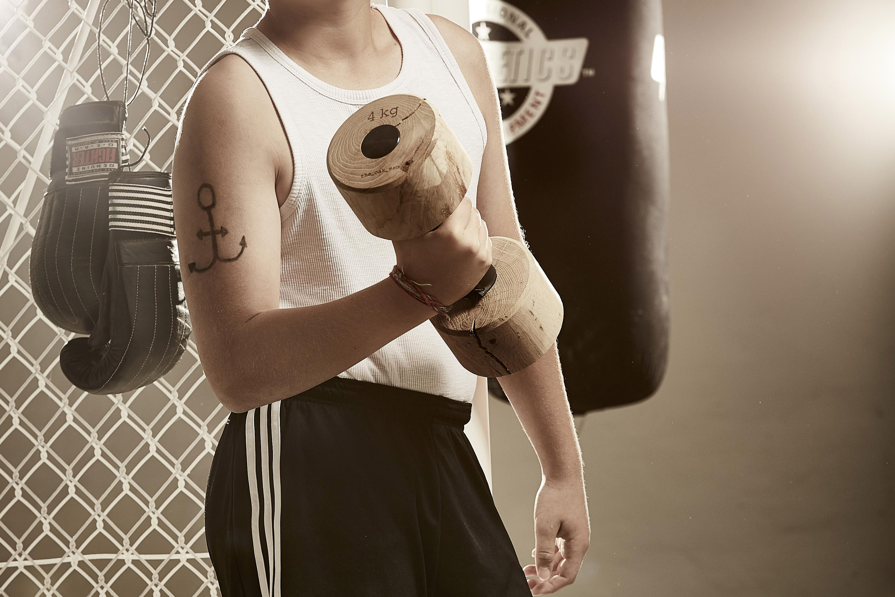 Hantel aus Holz HANS DUMBBELL von The Oak Men | HolzDesignPur