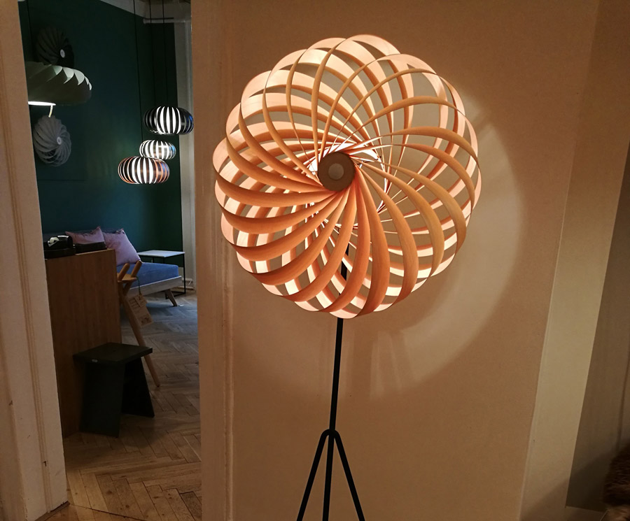 Stehlampe TR5 von Tom Rossau I HolzDesignPur Stehlampe TR5 von Tom Rossau I HolzDesignPur