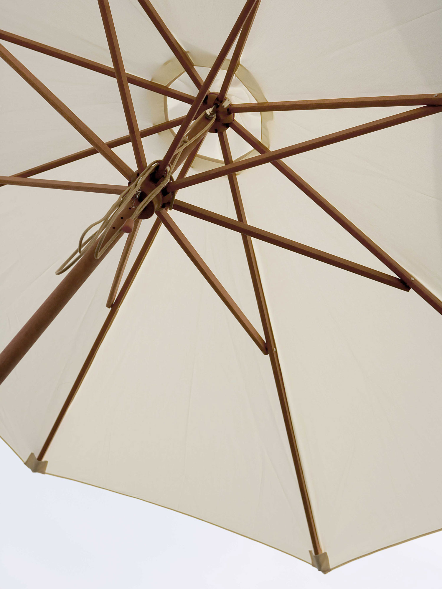 Hochwertige Sonnenschirme MESSINA von Skagerak HolzDesignPur