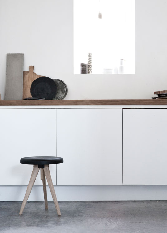 Design-Hocker FLIP AROUND von MENU - HolzDesignPur