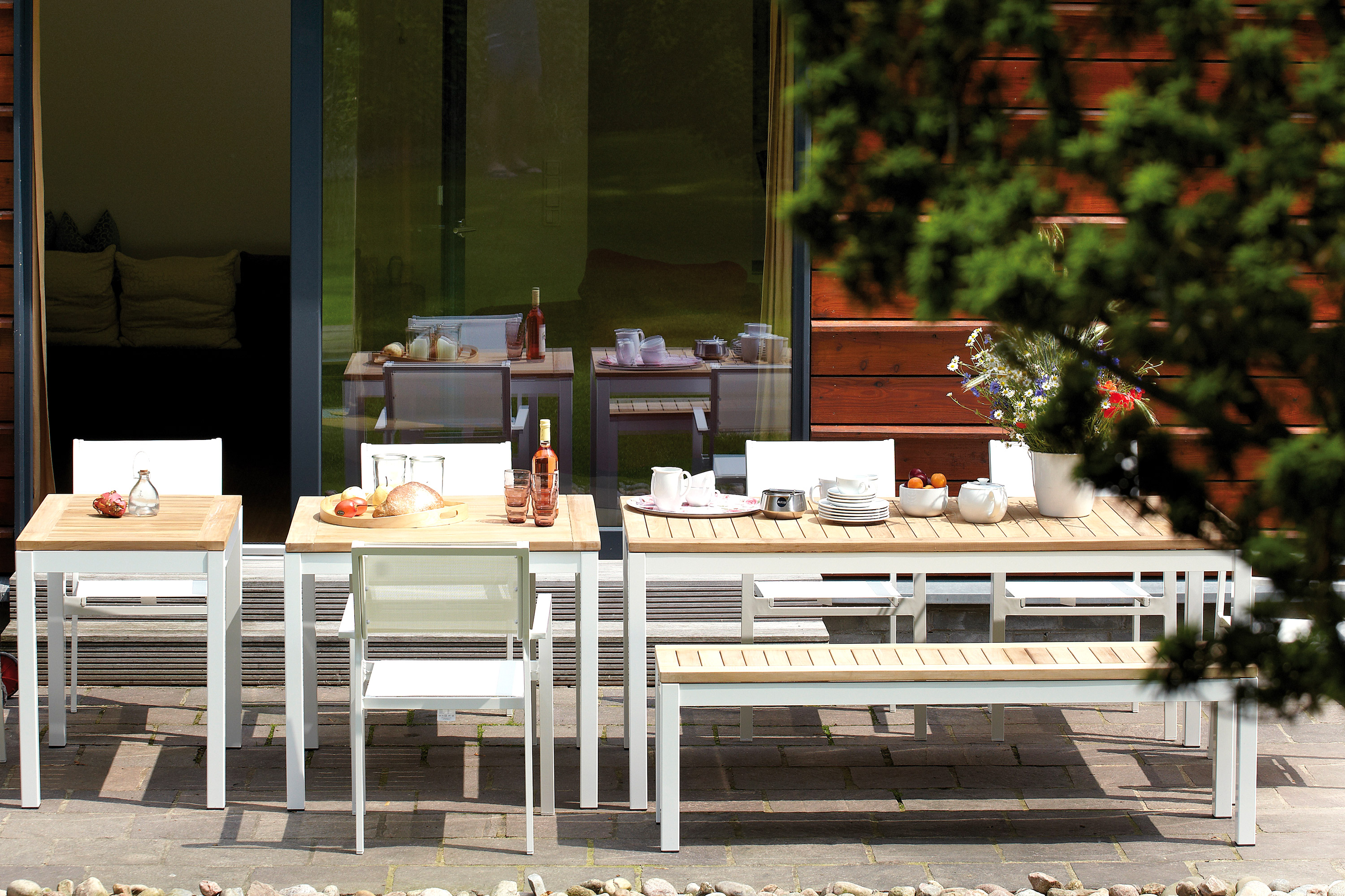 Gartentisch Quadrat Aus Holz Und Alu Von Jan Kurtz I Holzdesignpur Jan Kurtz Gartentisch