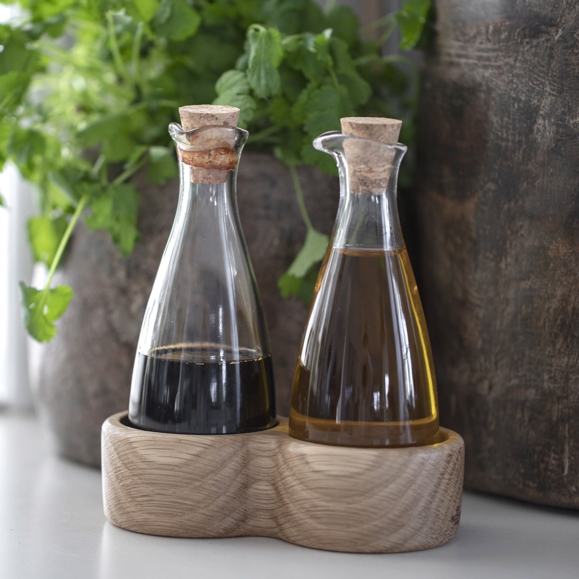 Essig und Öl Flaschen MENAGERI von Kay Bojesen | HolzDesignPur