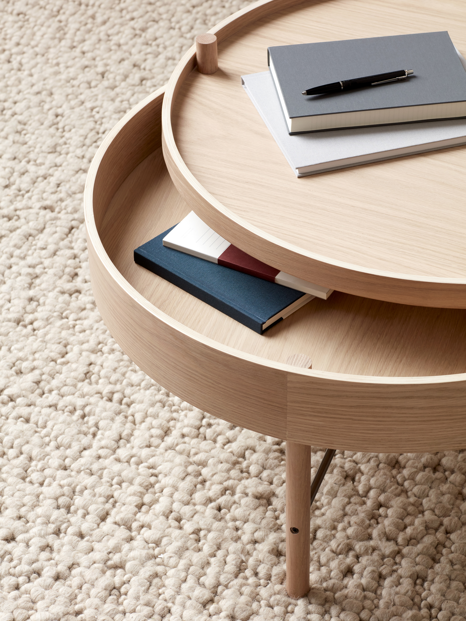 Runder Couchtisch TURNING TABLE von MENU I HolzDesignPur