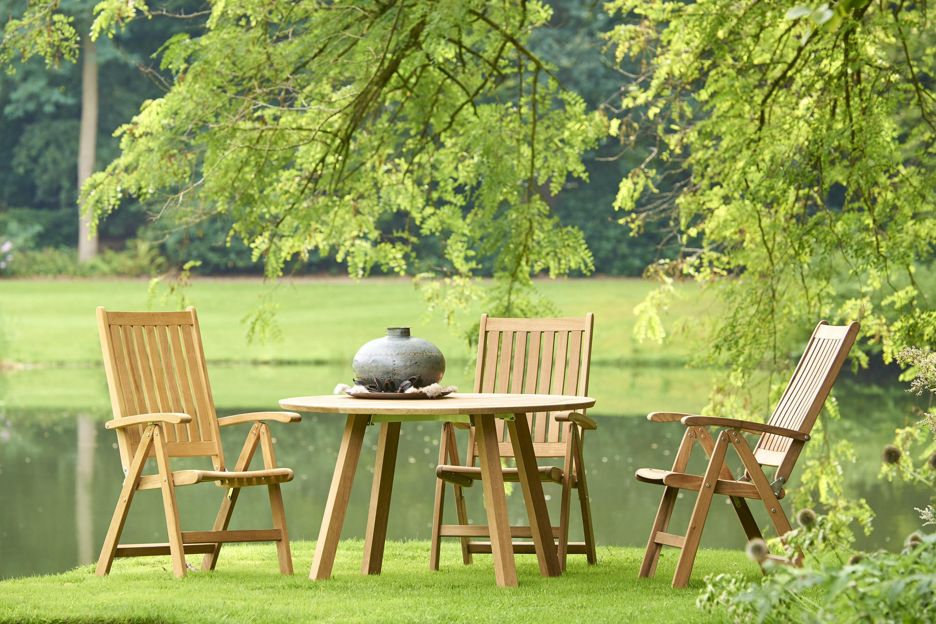 GartenmöbelSet rund DIANA & VICTORIA von Traditional Teak HolzDesignPur