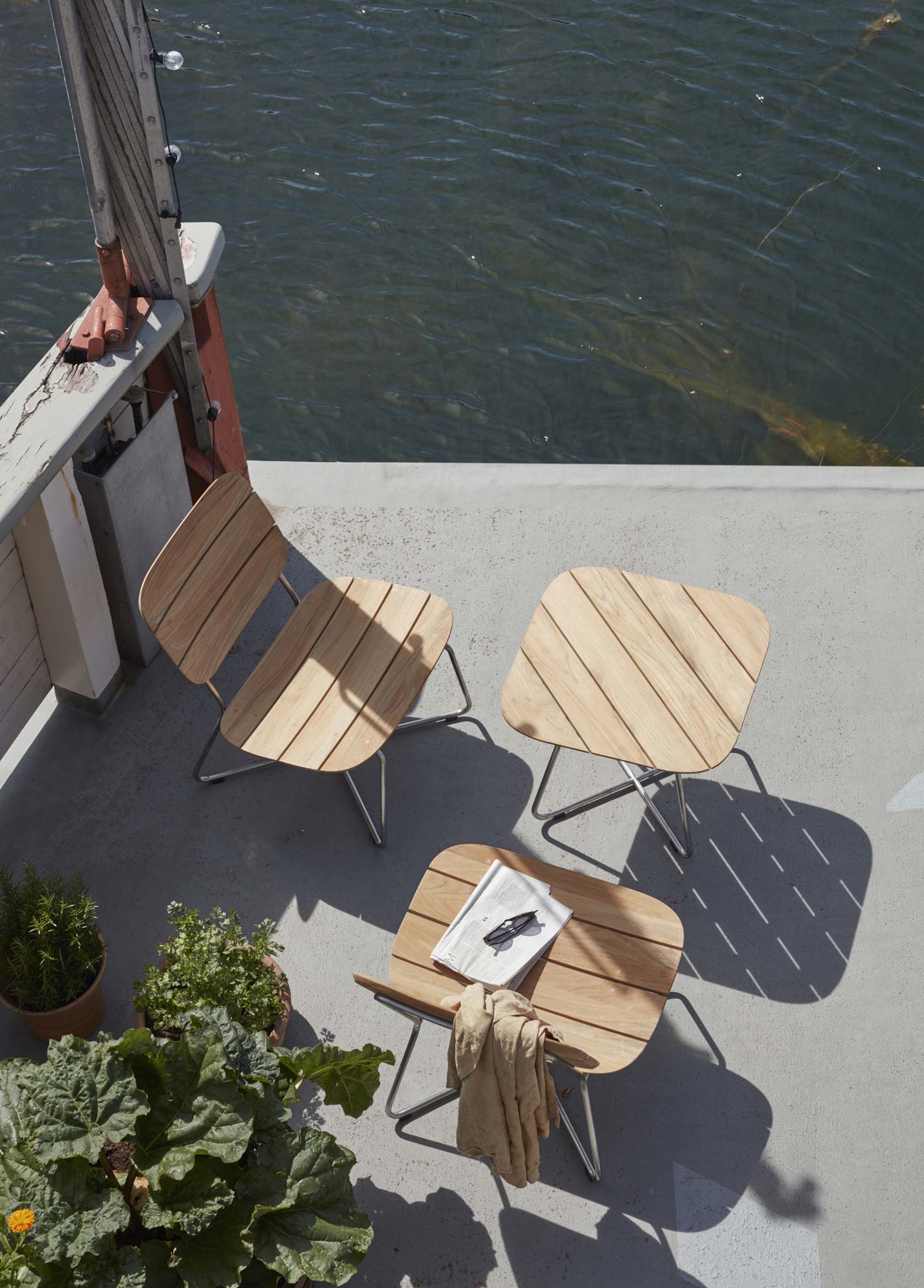 Lounge Stuhl LILIUM für den Garten von Skagerak HolzDesignPur