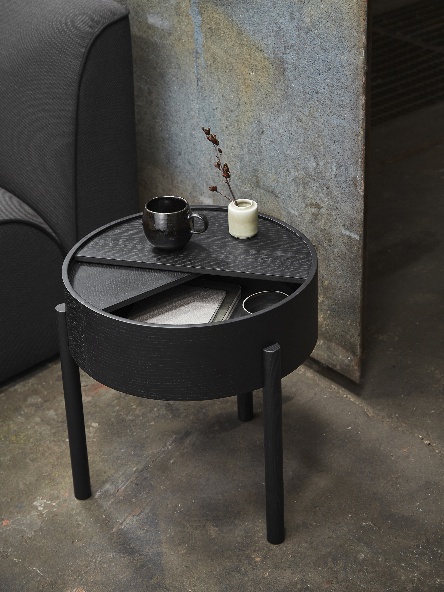 Beistelltisch mit Stauraum ARC SIDE TABLE von WOUD | HolzDesignPur