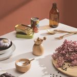 Gewürzmühle und Salzschale von Kay Bojesen aus der MENAGERI Serie Gewürzmühle und Salzschale von Kay Bojesen aus der MENAGERI Serie