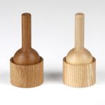 Mörser und Stößel aus Holz in Eiche oder Esche - PINO von shibui