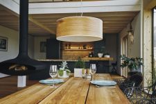 Runde Esstisch Hängelampe mit Lampenschirm aus Holzfurnier - DISCUS von LeuchtNatur