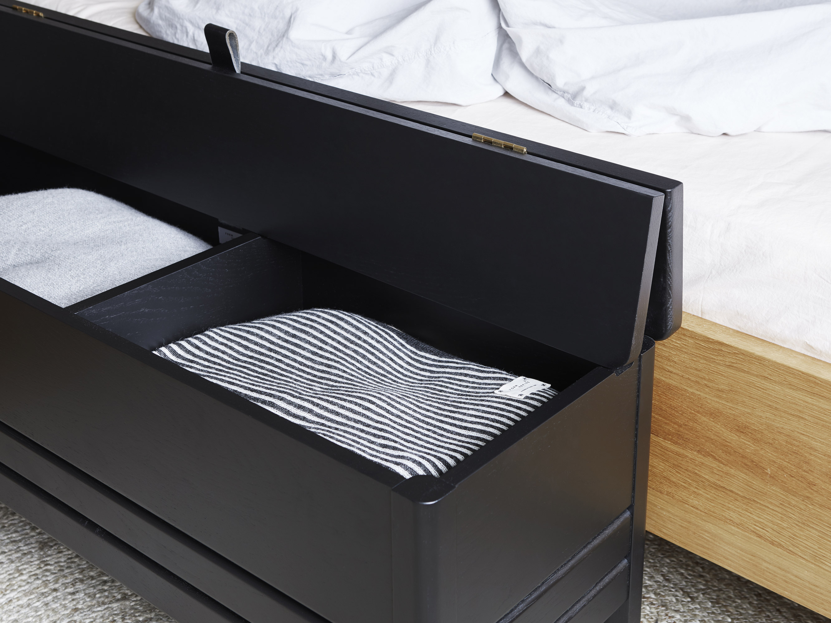 truhenbank aus holz a line storage bench 111 von form & refine
