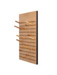 Seitenansicht Wandgarderobe aus Holz in Eiche - SCOREBOARD von We Do Wood