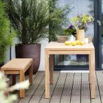 Gemeinsam mit dem Tisch aus der gleichnamigen Serie bildet die Gartenbank SAMOA von Jan Kurtz aus Teakholz ein harmonisches Ensemble. Jan Kurtz - SAMOA Holzgartenbank aus Teak ohne Lehne