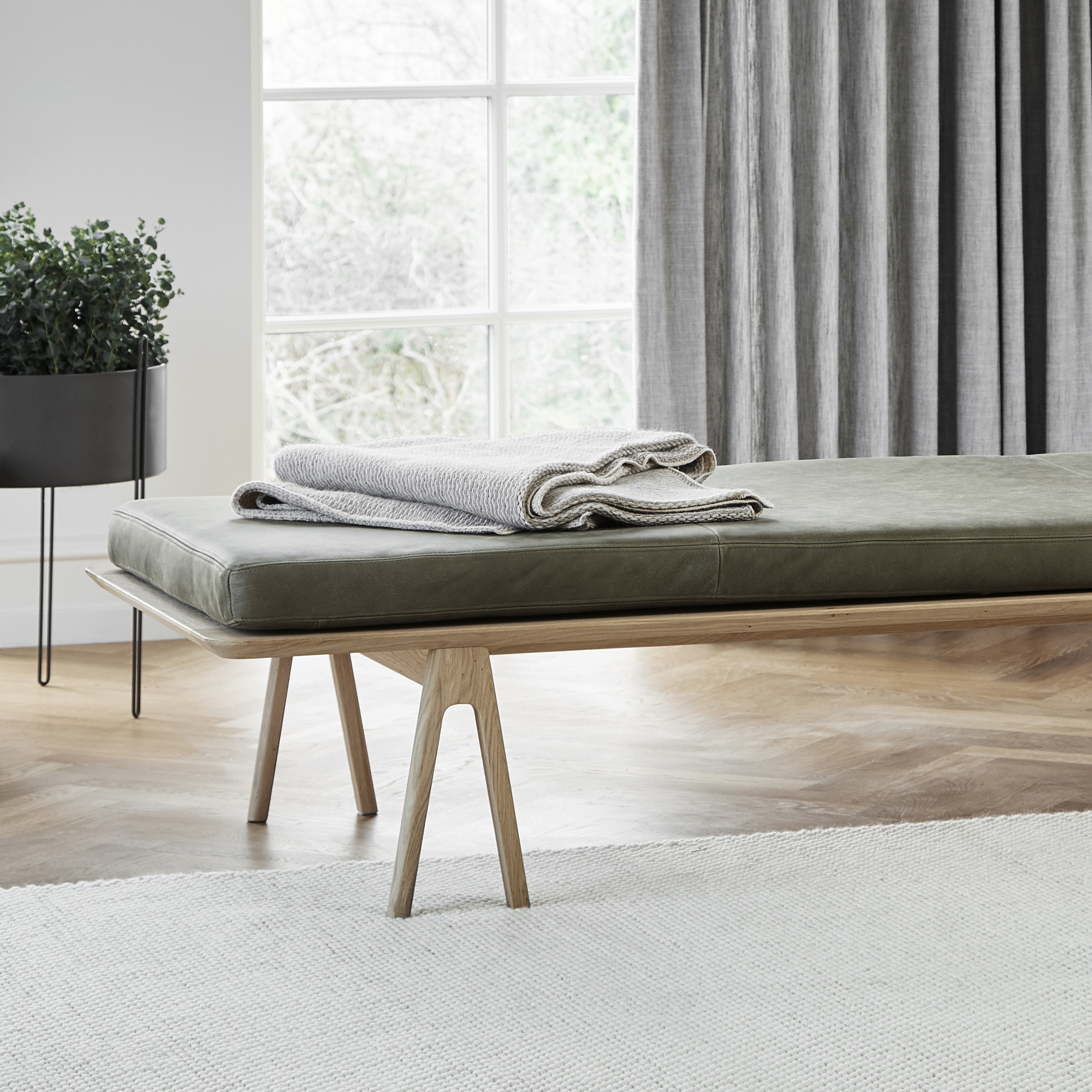 Relaxliege Holz LEVEL DAYBED von WOUD HolzDesignPur