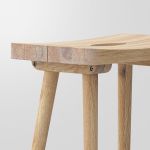 Holzschemel in Eiche gekalkt UNA von vitamin design