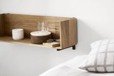Modulares Wandregal aus Holz in Eiche - STACK WALL SHELF von Kristina Dam