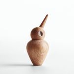 Vogelfigur BIRD nach dem Entwurf von Kristian Vedel für architectmade aus natürlichem Eichenholz in der Ausführung Small Vogel aus Holz in Eiche natur - BIRD von Kristian Vedel für architectmade
