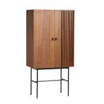 Modernes Highboard ARRAY von WOUD in Walnuss mit schwarzem Metallgestell Highboard aus Walnussholz mit Metallgestell - ARRAY von WOUD