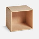 Offenes Holzregal in Eiche furniert - Das Würfel Bricks Cube von Woud