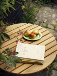 Aus hochwertigen Teakholz gefertigter Gartentisch REGATTA LOUNGE - Ansicht von oben Designer Gartentisch aus Teakholz - REGATTA LOUNGE von Skagerak