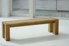 Die Sitzbank aus Holz TAURUS von vitamin design massive Sitzbank aus Holz ohne Lehne Taurus von vitamin design