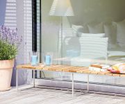 LUX von Jan Kurtz Möbel - Gartenbank und Loungetisch aus Teak