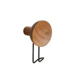 Garderobenhaken aus Holz Walnuss und Messing - AROUND WALL HANGER von WOUD 