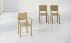 Stuhl mit Armlehne aus Holz - TAU von vitamin design