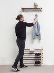 Schuhregal MOODSTAND von Roon & Rahn kombiniert mit Wandgarderobe MOODRACK 