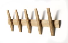 Garderobenleiste Design in Eiche geölt TANGENT 5 von Hoigaard