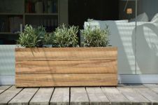 Edler Pflanzenkasten MINI GARDEN CONTAINER aus hochwertigem Teakholz von Jan Kurtz - ideal für die Terrasse Planzenkasten aus Holz für die Terrasse - Jan Kurtz MINI GARDEN CONTAINER