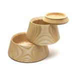 Die stapelbare Vorratsdose TOUR von shibui aus geöltem Eschenholz eignet sich ideal, um trockene Lebensmittel zu lagern TOUR von shibui - Vorratsdose stapelbar aus Eschenholz