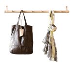 Hakenleiste aus Holz mit Leder in Eiche natur - RACK 6 DOT von by Wirth