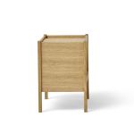 Beistelltisch mit Magazinhalter im dänischen Design JOURNAL SIDE TABLE von FORM & REFINE