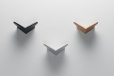 kleines Wandregal aus Holz - VERSA HANGER von Insan