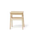 Hocker aus Holz in Buche natur - Angle Standard Stool von FORM & REFINE